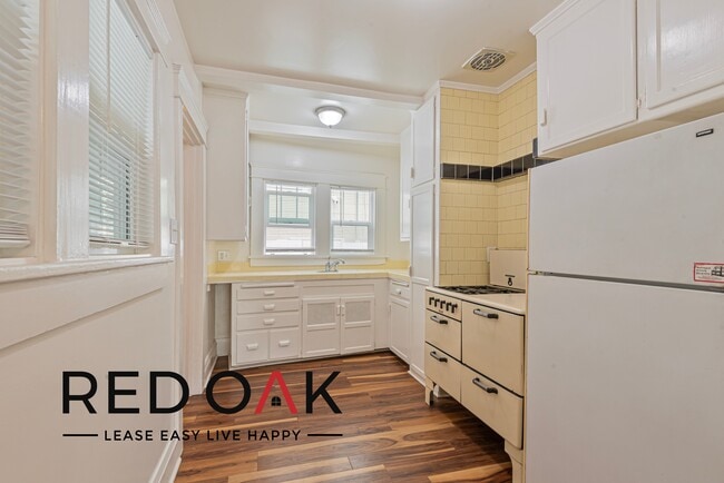 Building Photo - Stunning Beach-House Style One Bedroom wit...
