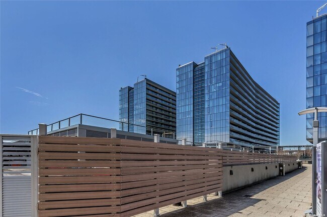 Foto del edificio - 131-03 40th Rd