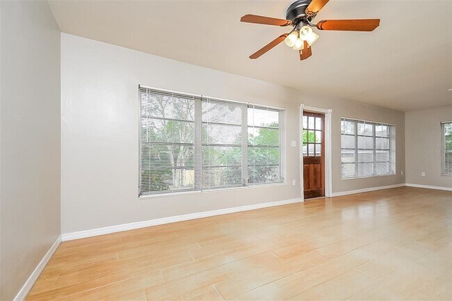 Foto del edificio - 1139 Cir Dr-