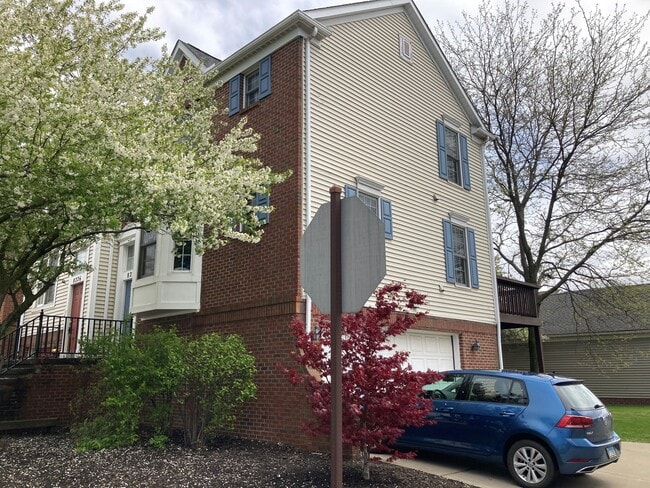 End Unit - 8222 Chester Pky