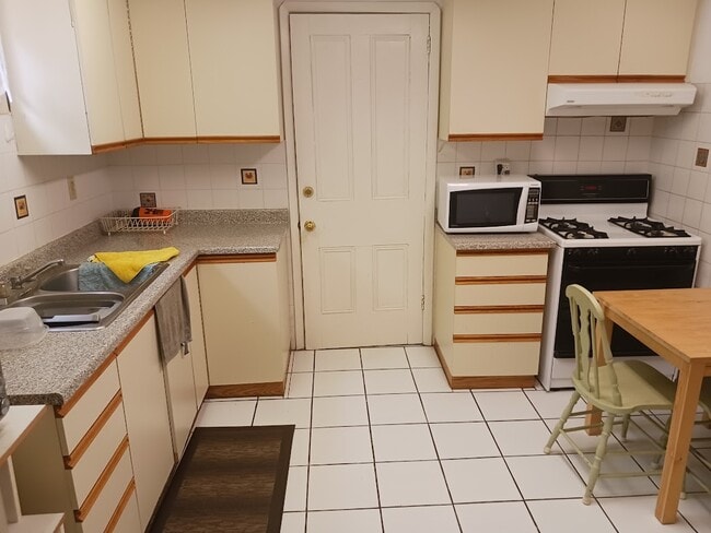 Building Photo - 42 Winston Park Blvd