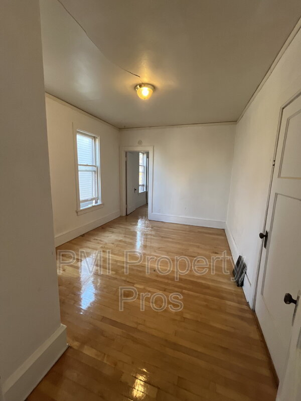 Foto del edificio - 4572 W Fond du Lac Ave