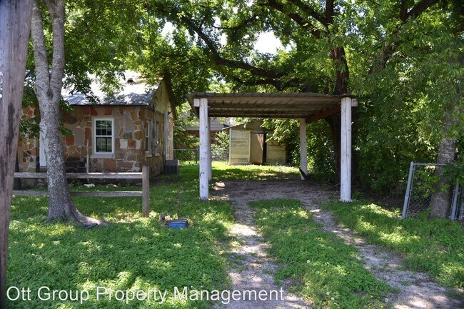 Building Photo - 2 br, 1 bath House - 408 E. North Ave.