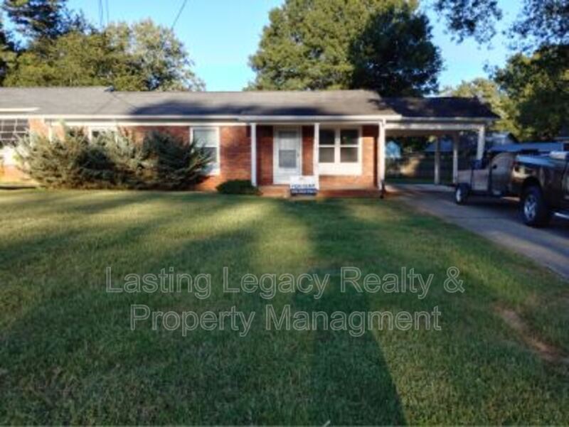 Primary Photo - 656 Bost St