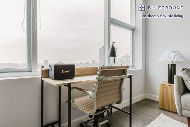 Building Photo - 1000 S Clark St