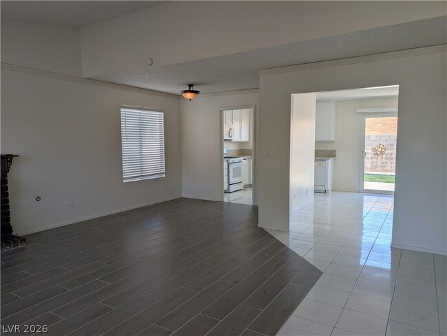 Building Photo - 4424 Honeycomb Dr