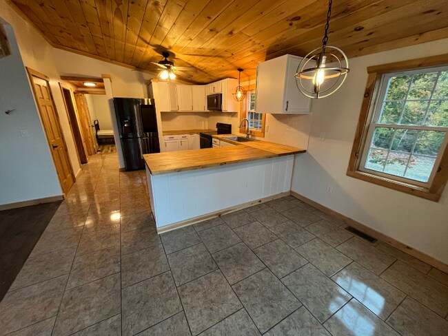 Building Photo - 162 Potash Rd