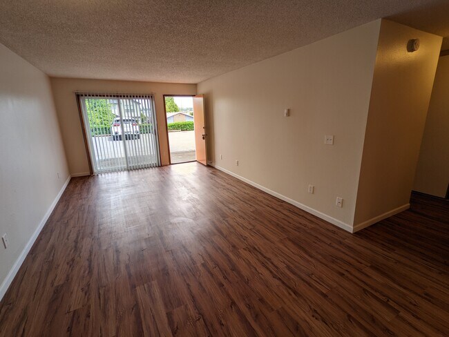 Building Photo - 4405 SE 15th Ave