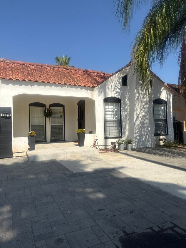 Foto principal - 2054 Fremont Ave