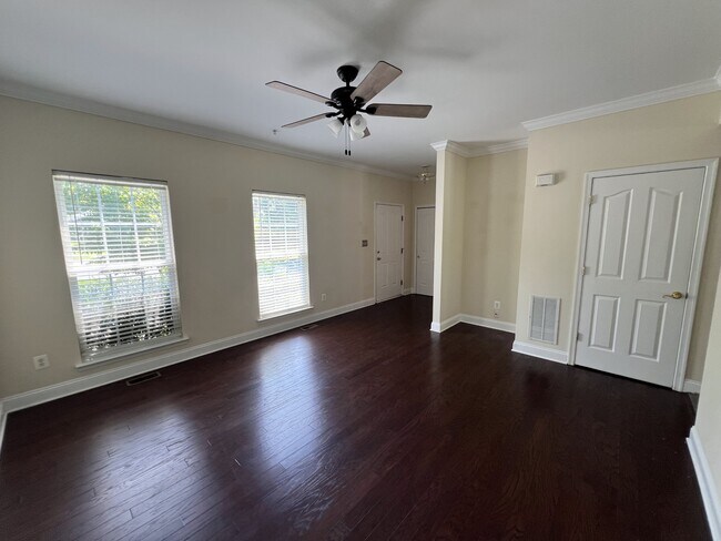 Foto del edificio - 512 Callander Way