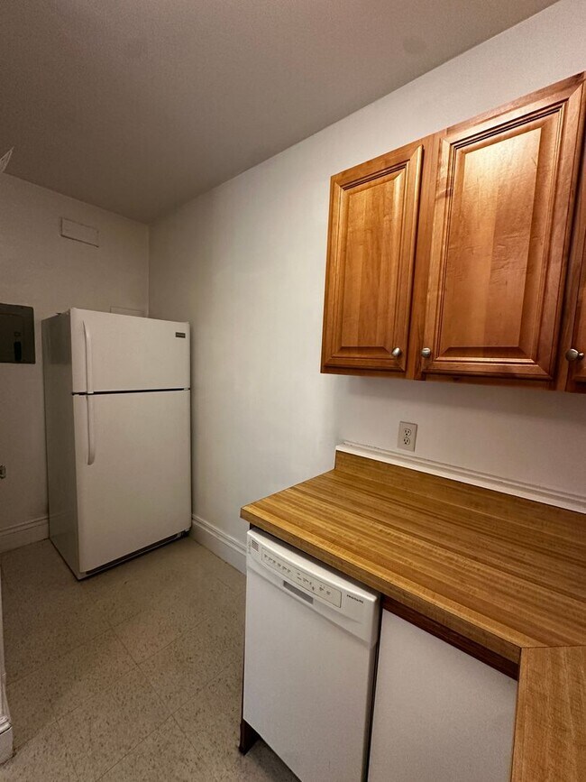 Building Photo - Charming 1-Bedroom Apartment Near Harvard ...