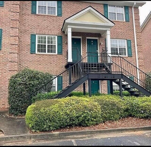 Primary Photo - 100 Woodstone Dr