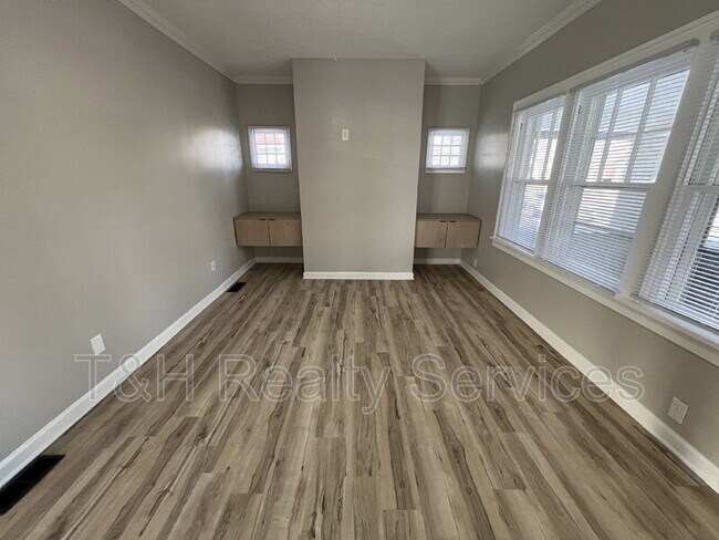 Foto del edificio - 744 Wallace Ave