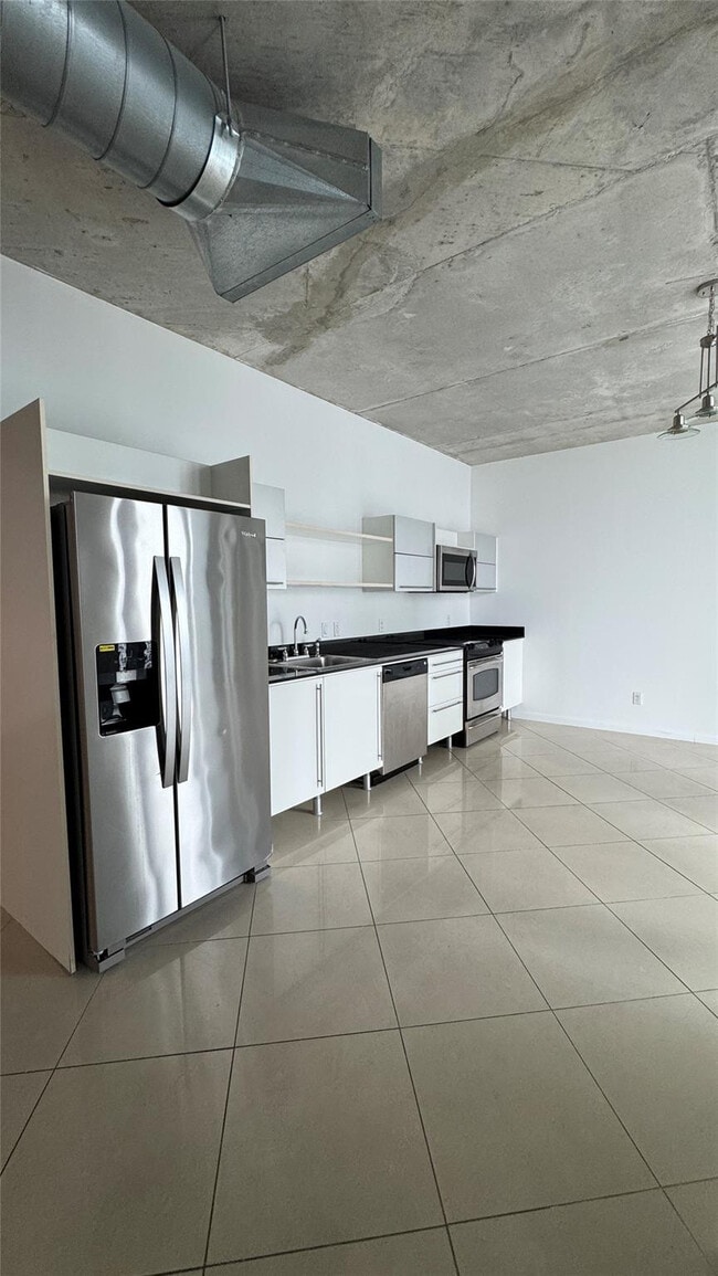 Foto del edificio - 690 SW 1st Ct