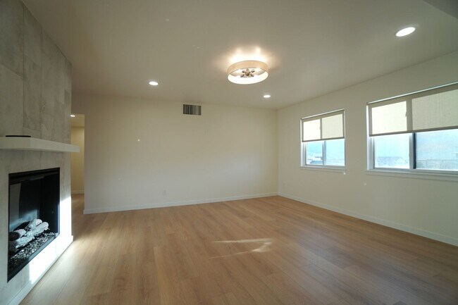 Foto del edificio - 2905 Mesa Rd