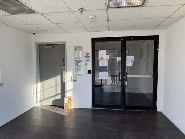 Building Photo - 149 Wilson St