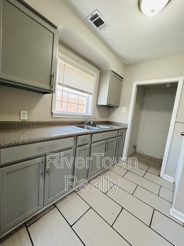 Foto del edificio - 2173 Albany Ave