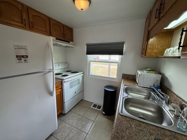 Foto del edificio - 1 Bedroom, 1 Bath Furnished Apartment in Branford