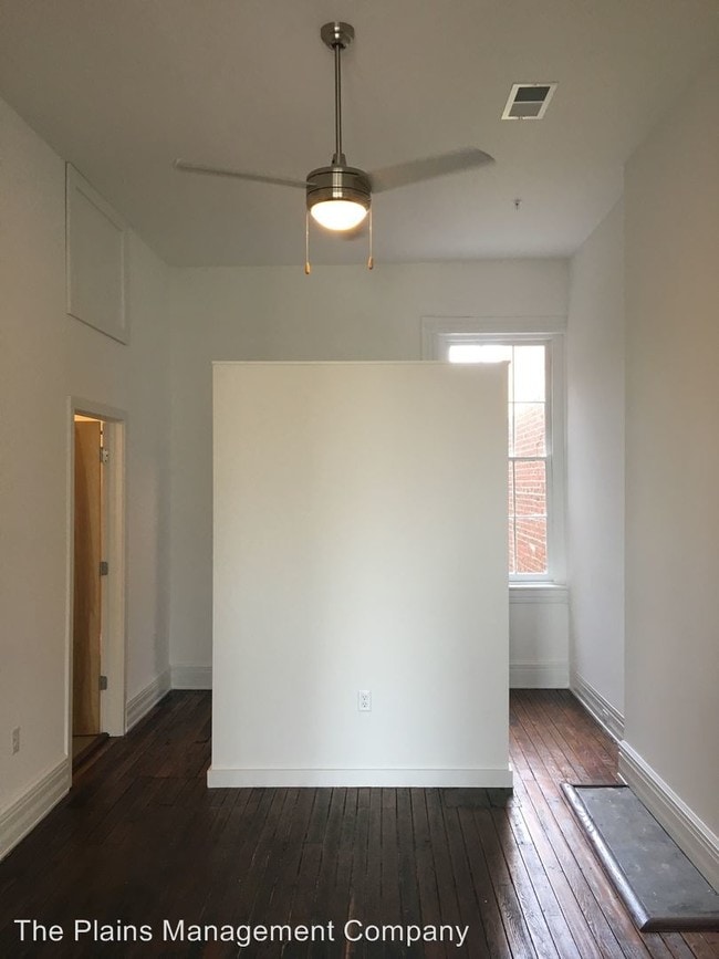 Building Photo - 1309 Hull St