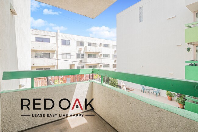 Foto del edificio - 1200 N Olive Dr