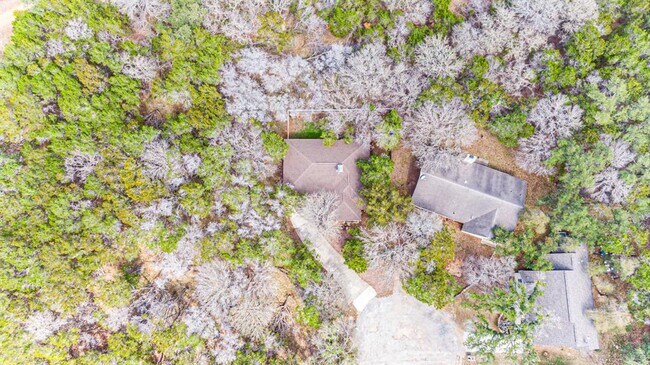 Building Photo - 10 Greenglade Ct