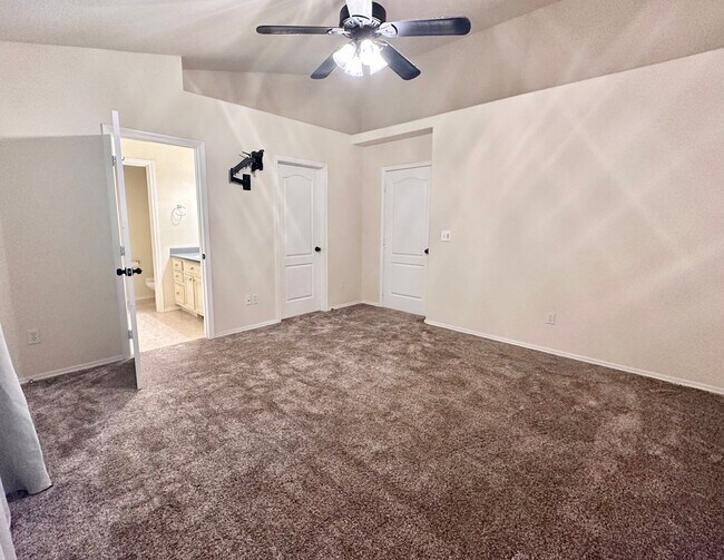 Foto del edificio - 2021 NW Nickernut Ct