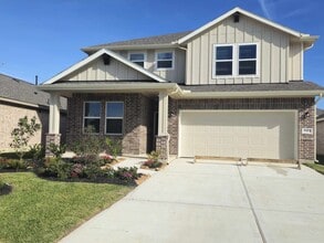 Building Photo - 8414 Bay Oaks Dr