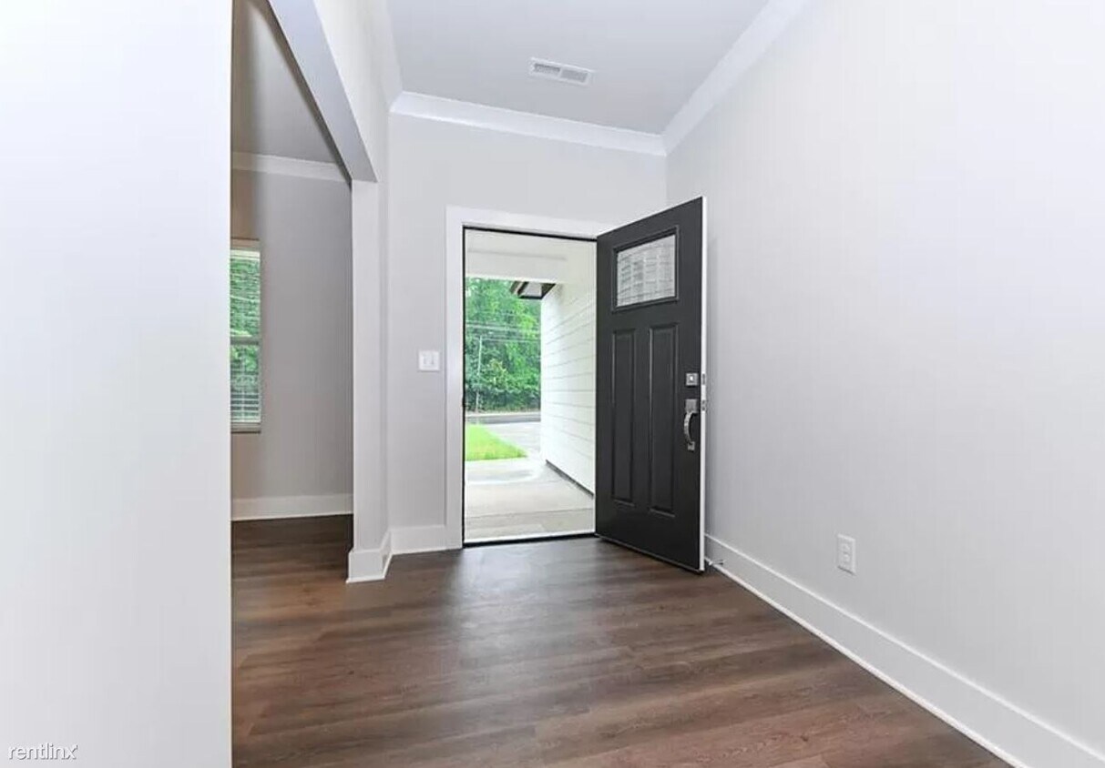 4 br, 3 bath House 1506 Lees Chapel Road House Rental in Greensboro