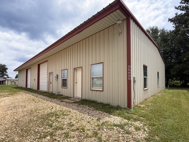 Building Photo - 26605 E River Rd