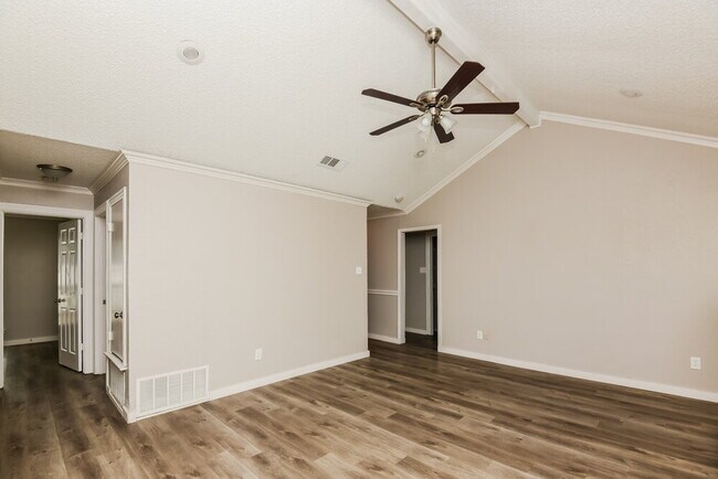 Foto del edificio - 6409 Kary Lynn Dr N