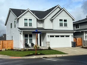 Building Photo - 1001 Keystone Loop NE