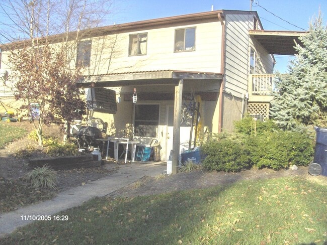 2 Bedroom 1 bath Duplex - 2 Bedroom 1 bath Duplex House