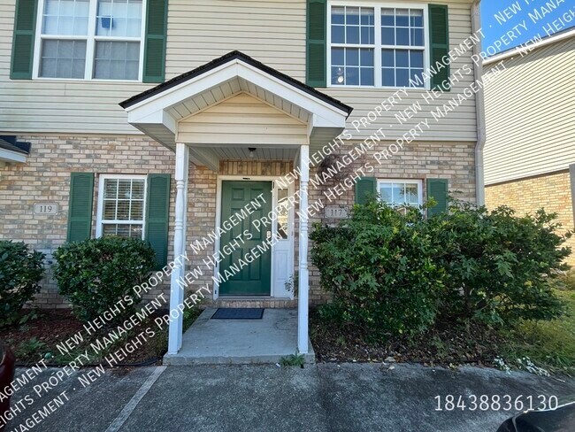 Building Photo - Lovely townhome in Pineland Heights!!
