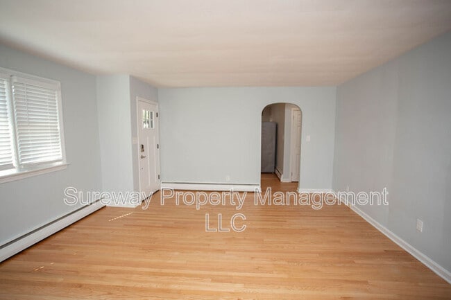 Foto del edificio - 196 Munger Ave