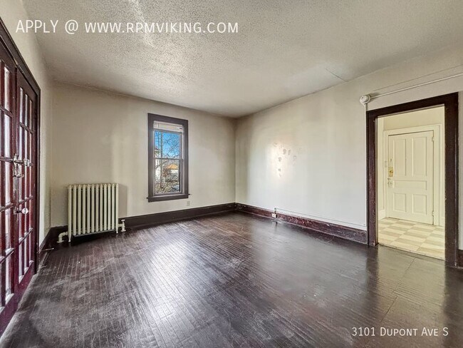 Building Photo - 1 Br Studio 1 BA Main Level unit in Tri-pl...