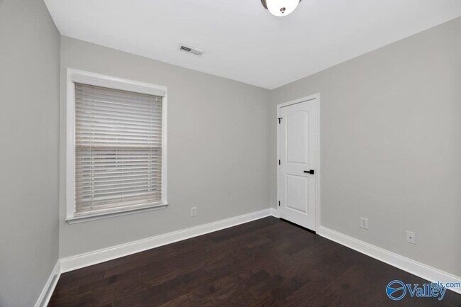 Foto del edificio - 318 Dovington Dr