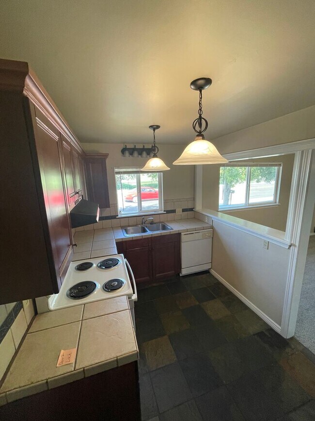 Building Photo - Cute Home In Nampa!