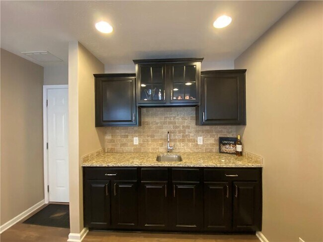 Building Photo - 9476 Oakley Dr