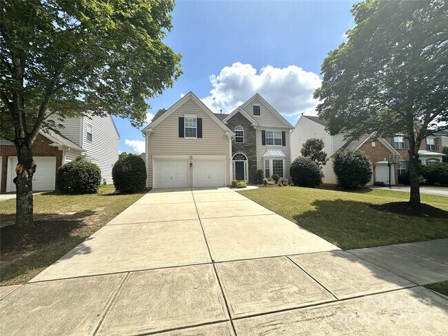 Building Photo - 11017 Maplehurst Dr