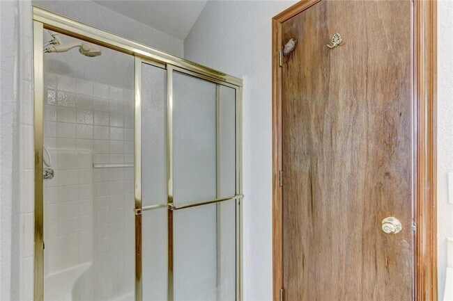 Foto del edificio - 305 Waterfront Dr