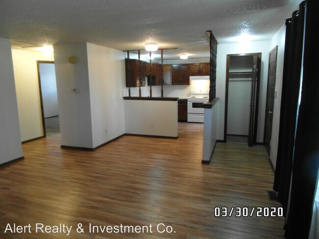 Building Photo - 2330 Wedgewood Ave