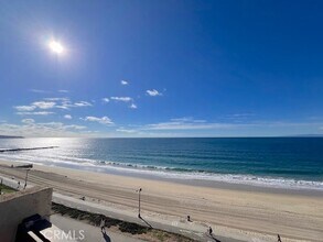 Building Photo - 535 Esplanade