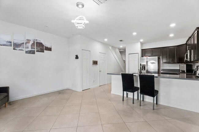 Building Photo - 5313 Ashley River Rd