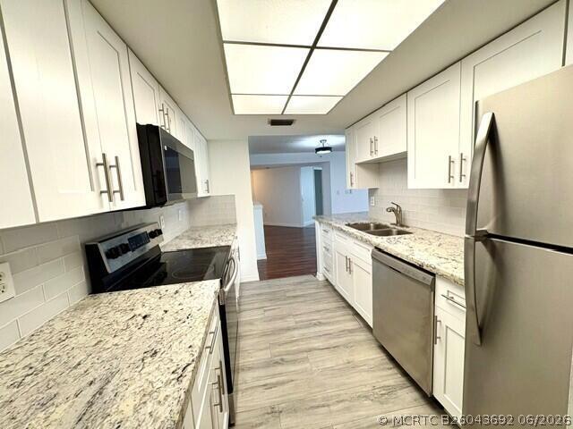 Foto del edificio - 100 Crestwood Ct N