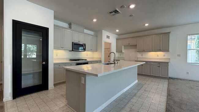 Building Photo - 11074 Avalon Way