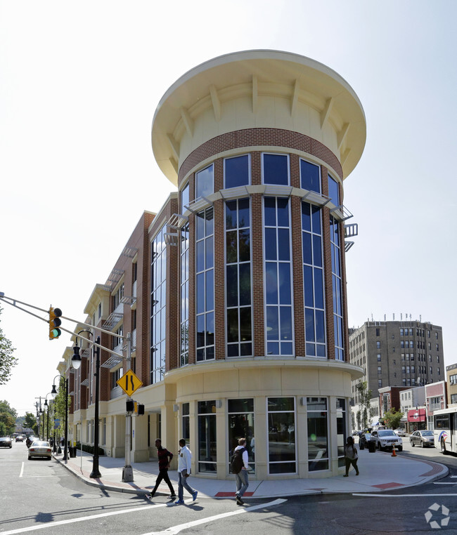 Building Photo - Franklin Street Residence Hall