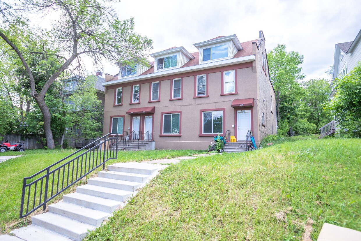 1603 E 4th St Unit 2, Duluth, MN 55812 Apartments in Duluth, MN