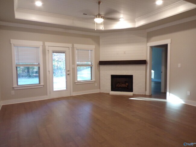 Building Photo - 118 Farmall Ln