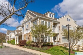 Building Photo - 917 Eden Terrace