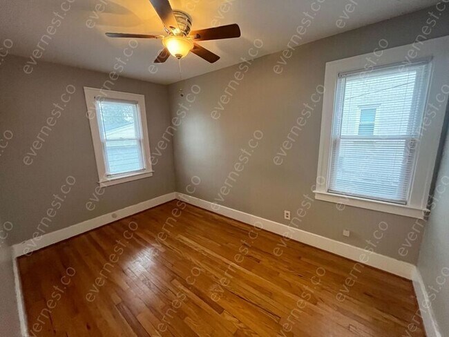 Building Photo - 122 W Houstonia Ave